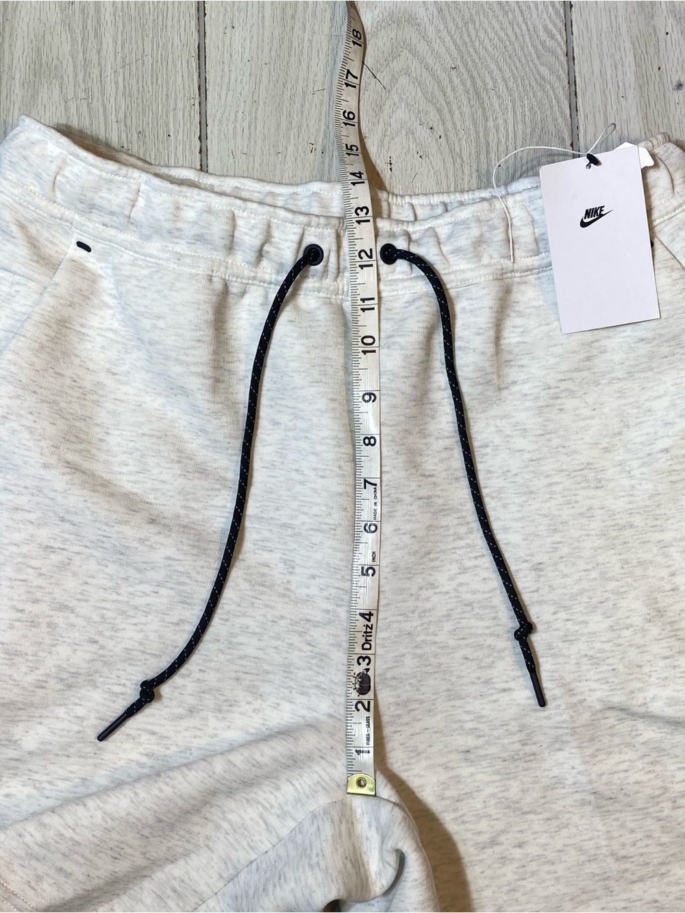 Nike Sportswear Tech Fleece Shorts Mens Size L Light Gray NWT! - Picture 6 of 15